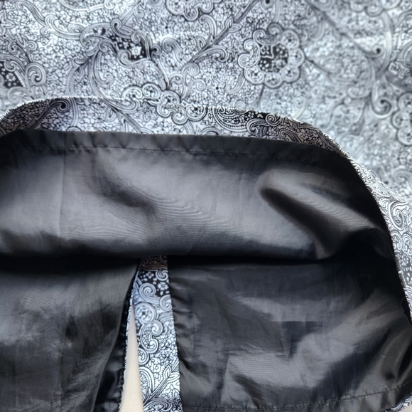 Liz Claiborne Lined Pencil Cotton Spandex Black & White Floral Skirt Size 12 - Picture 7 of 8